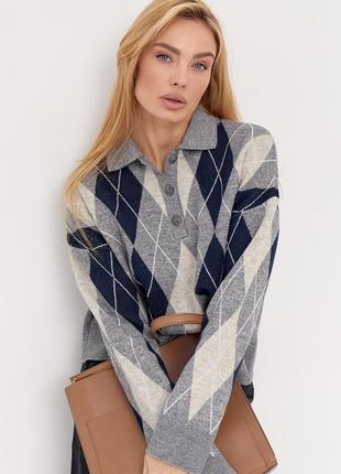 Женский укороченный свитер поло с ромбиками