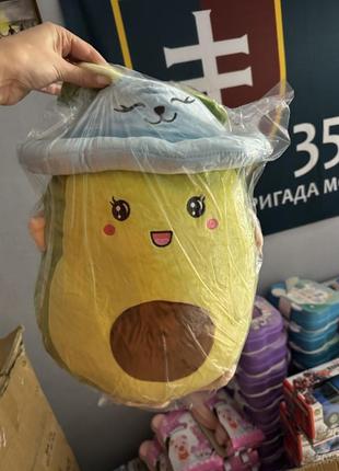 Игрушка подушка авокадо с голубым шляпкой