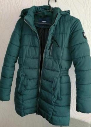 Пуховик состояние нового 40-44р