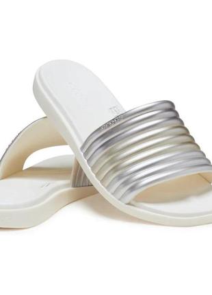 Шльопанці, слайди крокс crocs miami metallic  38, 39