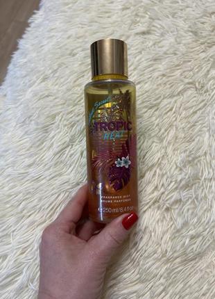 Парфюмированный спрей для тела victoria`s secret tropic heat fragrance mist2 фото