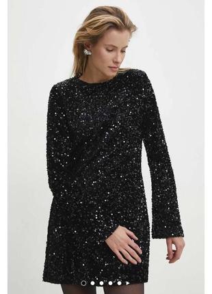 Продаю красивое платье, актуальное на новый год