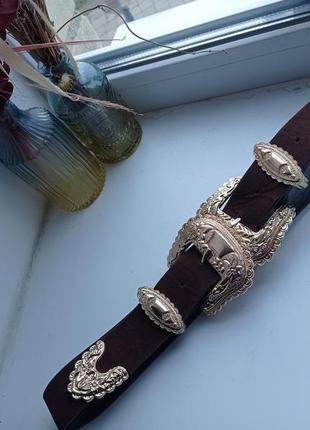 Коричневий ремінь, пояс із золотою пряжкою, ремінь із великою пряжкою, масивна пряжка