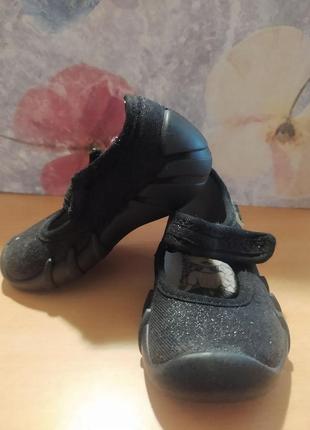 Капчики дитячі на дівчинку