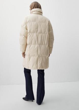 Молочний пуховик пальто еко пух молочна довга куртка пуффер massimo dutti молочный пуховик стёганое пальто3 фото
