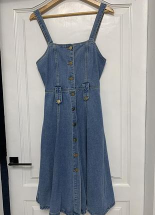 Джинсовый сарафан на пуговицах