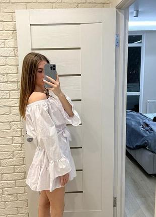 Белое платье boohoo