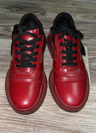 Шкіряні кросівки prada