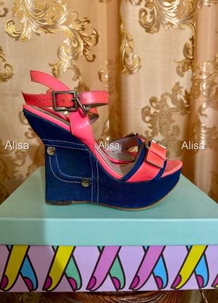 Босоніжки стильні, яскраві!