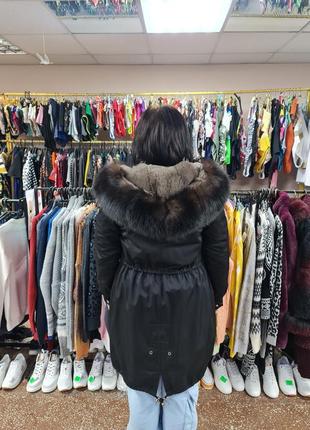 Женская чёрная натуральная парка7 фото
