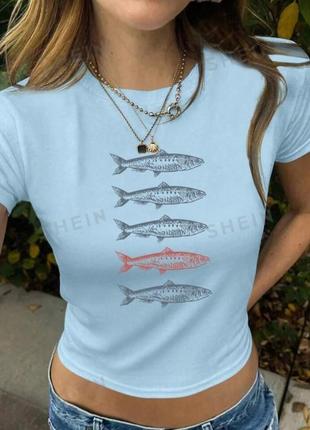 Белый кроп топ в принт рыбки ✨ shein ✨ футболка в стиле y2k с рыбным узором в принт ocean creature