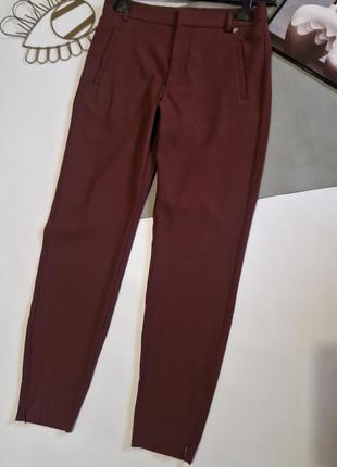 In wear крутые брюки. зауженные. стрейч р 36