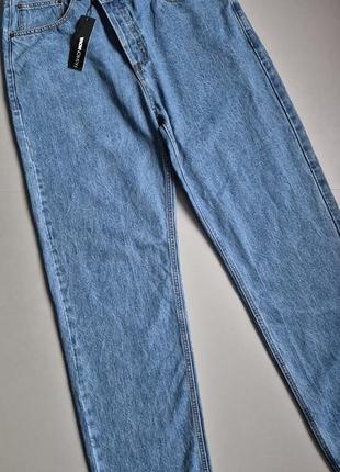 Новые стильные джинсы