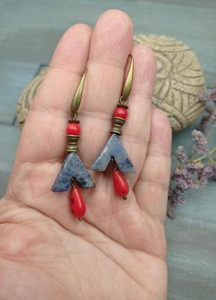 Довгі сережки. содалить. корал