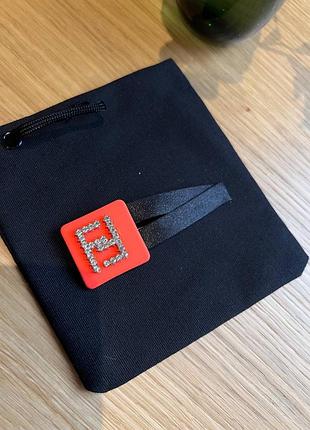 Брендова закладка для волосся