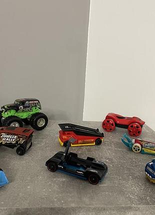 Hot wheels цікаві моделі