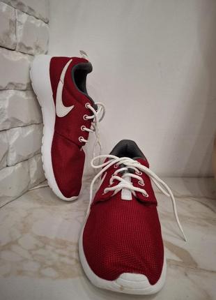 Кросівки nike roshe червоні