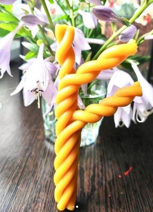Воскова програмна свічка "Руна феху" успіху, економічна достатка та процвітання