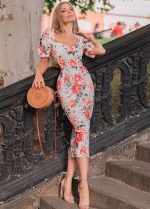 Распродажа cукня prettylittlething миди с вырезом сердечек