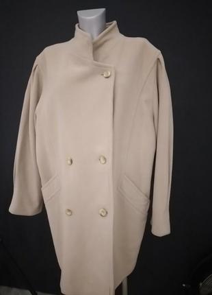 Пальто полу пальто 48-50 светлое бежевое