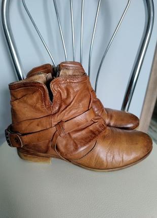 Кожаные полу сапоги, ботильоны