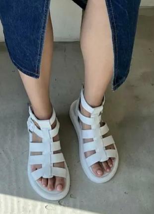 Гарні білі босоніжки, сандалі жіночі.