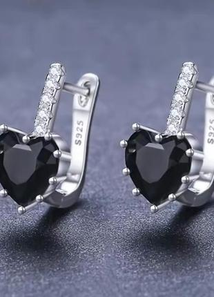 Серьги шарики серебряные серебро 925 проба британская английская застежка с вставками цирконами черными в форме сердца