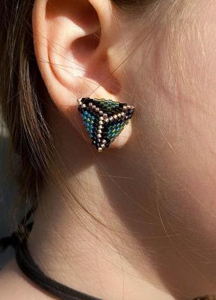 Зеленые серьги змея из бисера