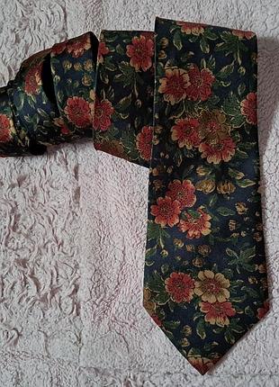 Шелковый галстук в цветочный привет