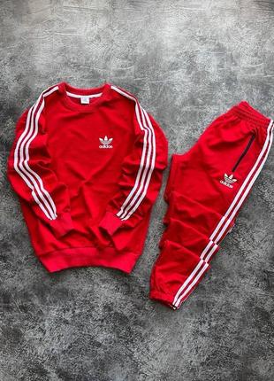 Спортивный костюм adidas