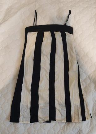 Коротка ошатна сукня у смужку на тонких бретелях від zara basic.