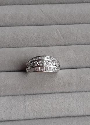 Очень красивое серебряное кольцо