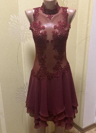 Вечірня сукня ручної роботи