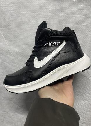 Якісні зимові кросівки черевики на хлопчика nike black white кожаные зимние ботинки найк чёрные с белым