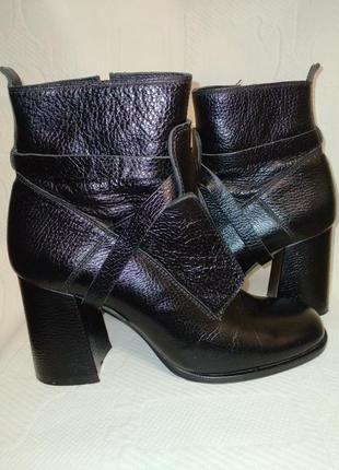 Жіночі сапоги versace
