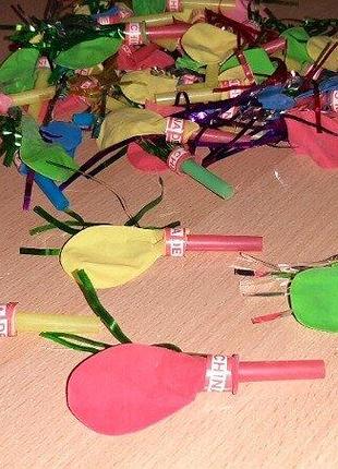 Надувна кулька дудка з мішурою, уважно  читайте  умови  пересилки!!!
