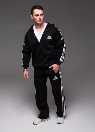 Чоловічий спортивний костюм