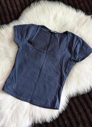 Футболка базовая с квадратным вырезом