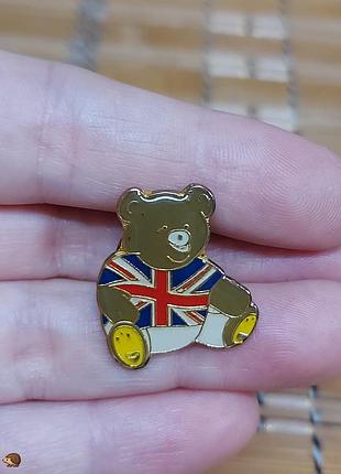 Пін значок ведмідь