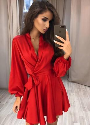 Жіноча коротка шовкова сукня на запах з поясом з спідницею сонцем та широкими рукавами