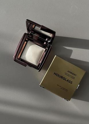 hourglass ambient lighting palette