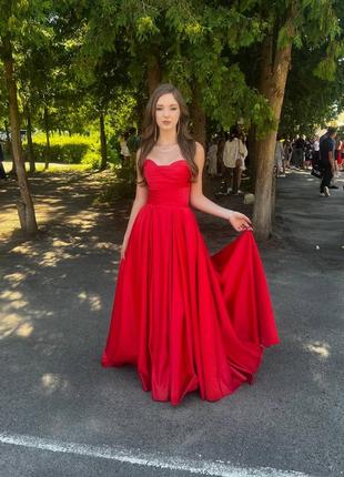 Вечірня сукня для випускного