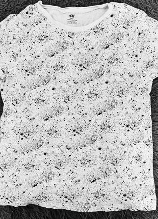 Незвична футболка