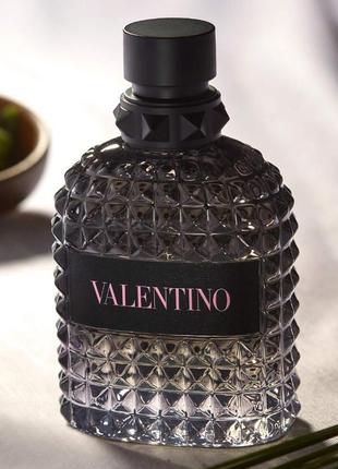 Пробник valentino Leather Took its Platforms Up a Notch For Spring Summer 2023