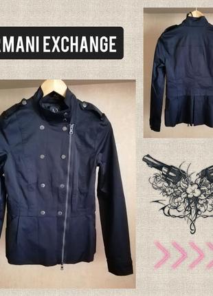 Стильна жіноча куртка armani exchange.