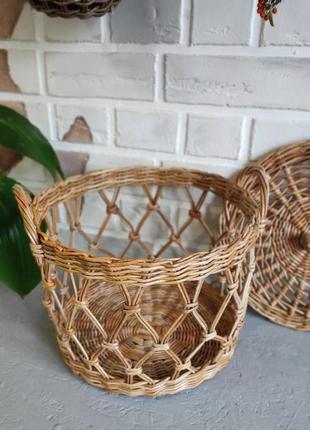Плетений кошик, короб, корзина