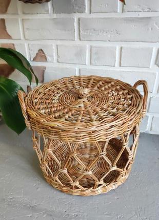 Плетений кошик, короб, корзина