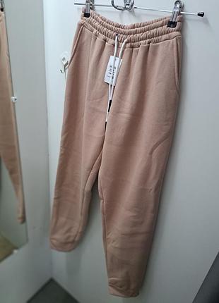 Спортивные штаны