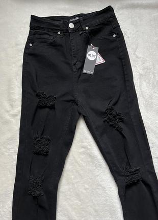 Черные джинсы boohoo