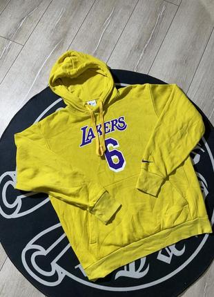 Nike lakers james